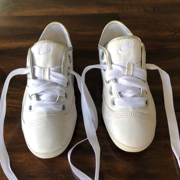 Nike Sneakers - Picture 2 of 8